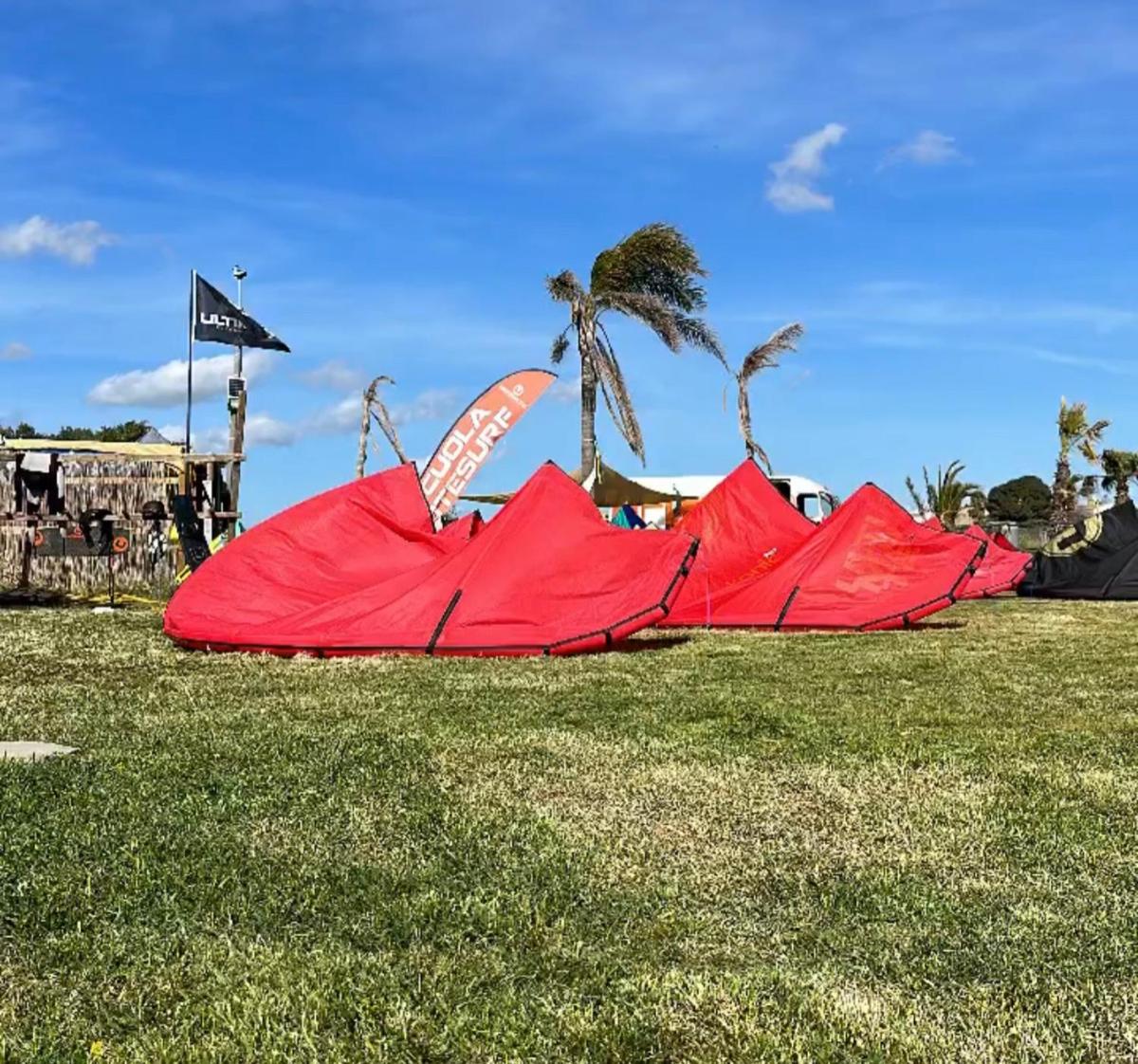 Sunset Wave - STAGNONE KITESURF VILLAGE - Housity