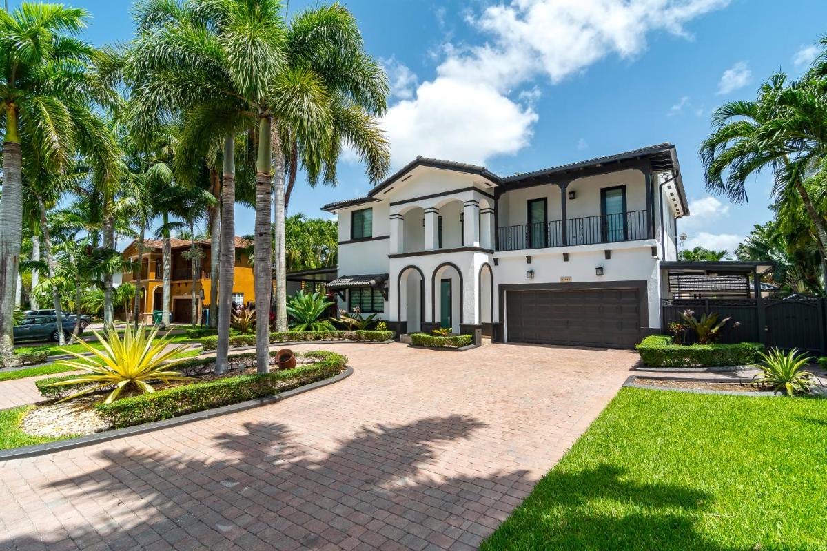 The tropical paradise villa - Housity