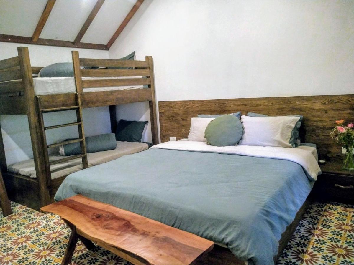 The Wooden Gate - Housity