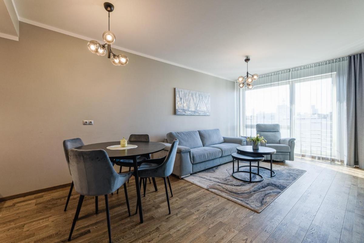 Yellow Apartment - Housity