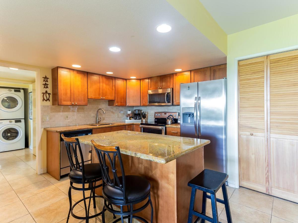 Maui Banyan T-305B - Housity