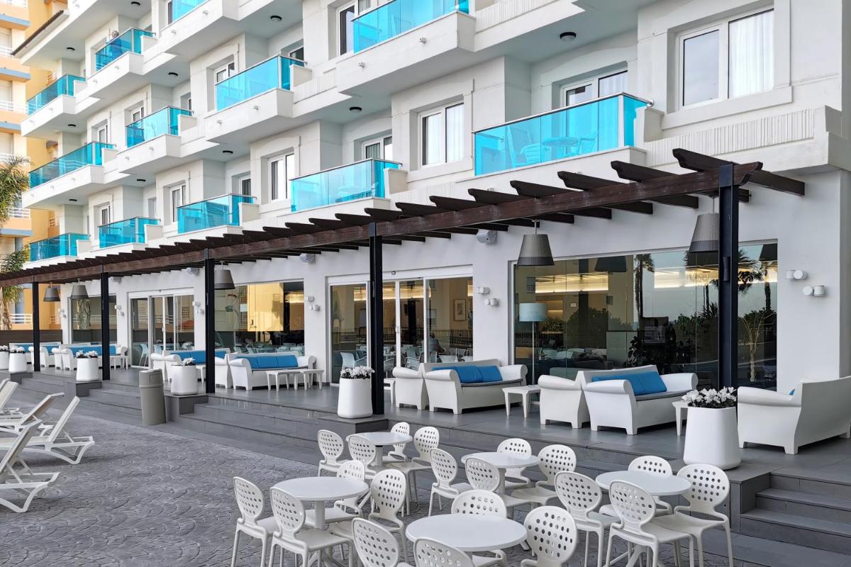 Edificio en el que se encuentra el apartahotel