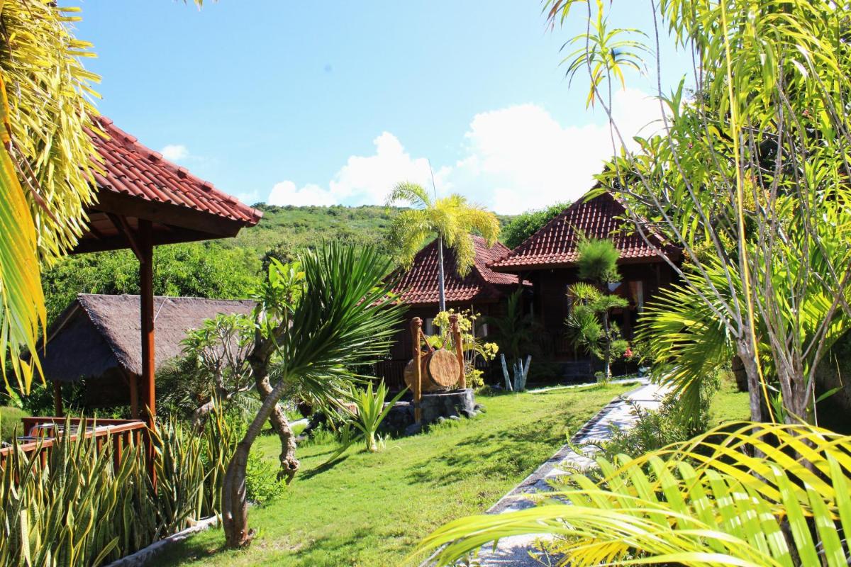 Bamboo Bungalow Jungle View - Housity
