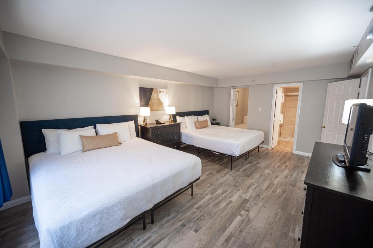 Stay Together Suites - Condominium In The Heart Of The Strip Sleeps 12 - NO RESORT FEE - Housity