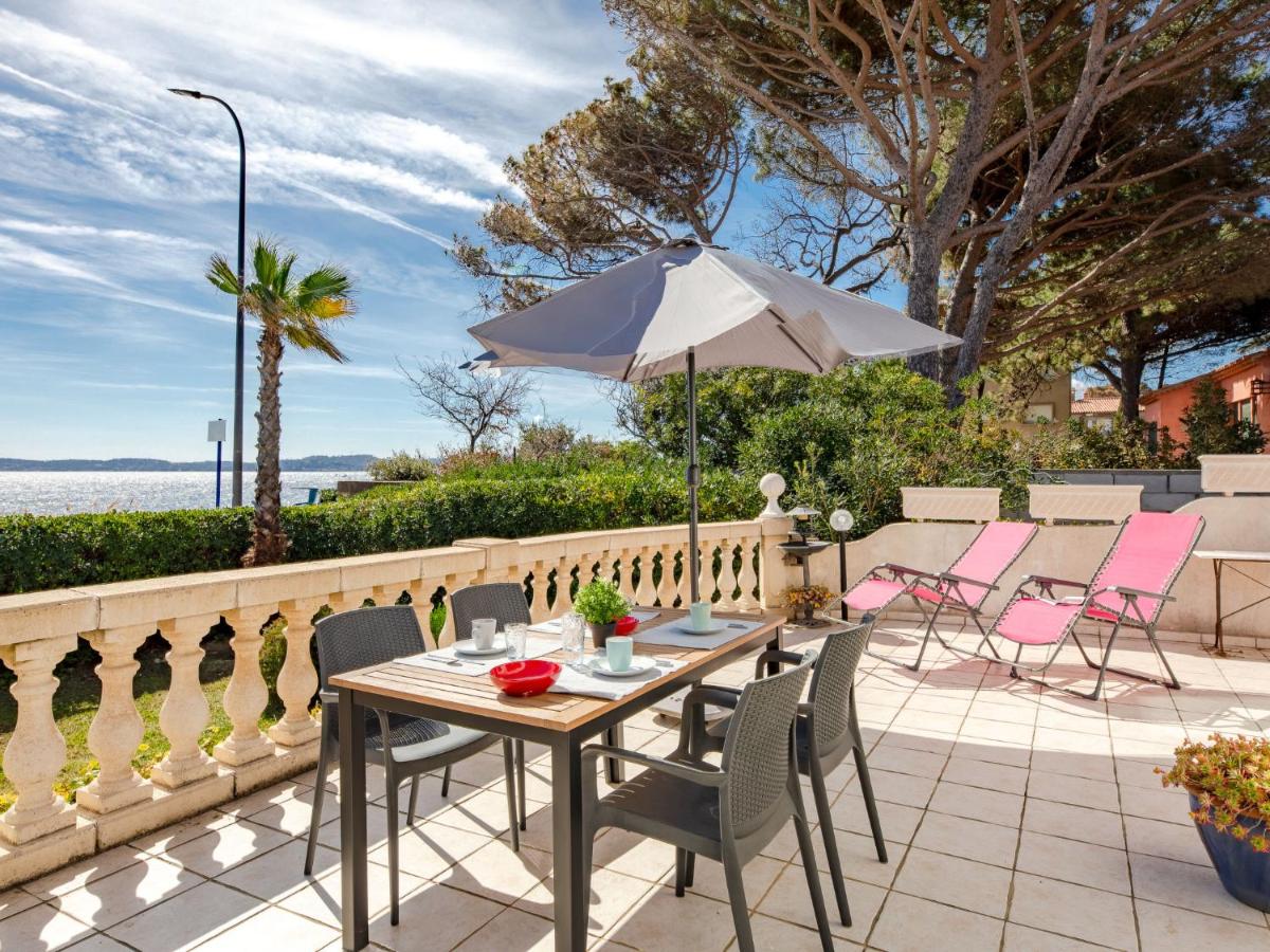Holiday Home Terra Cotta Beach Front by Interhome - Housity