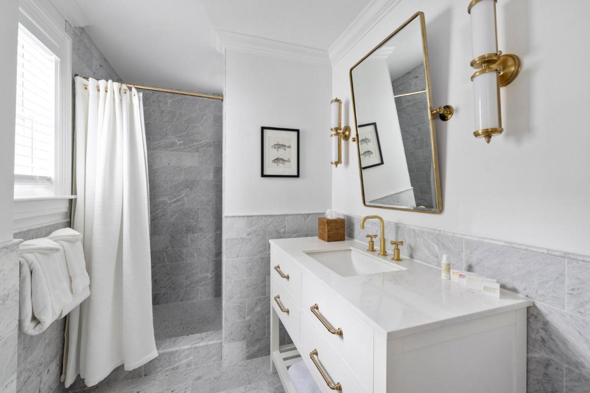 Kennebunkport Inn - Housity