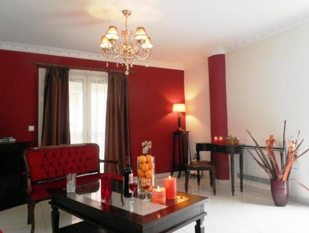 Arcadia Suites & Spa - Housity