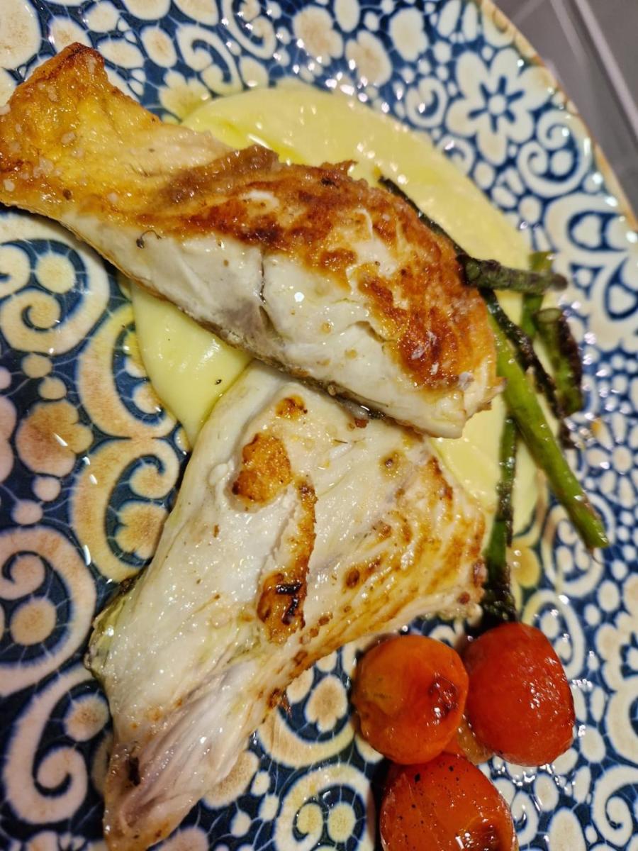Comida en o cerca de este hotel