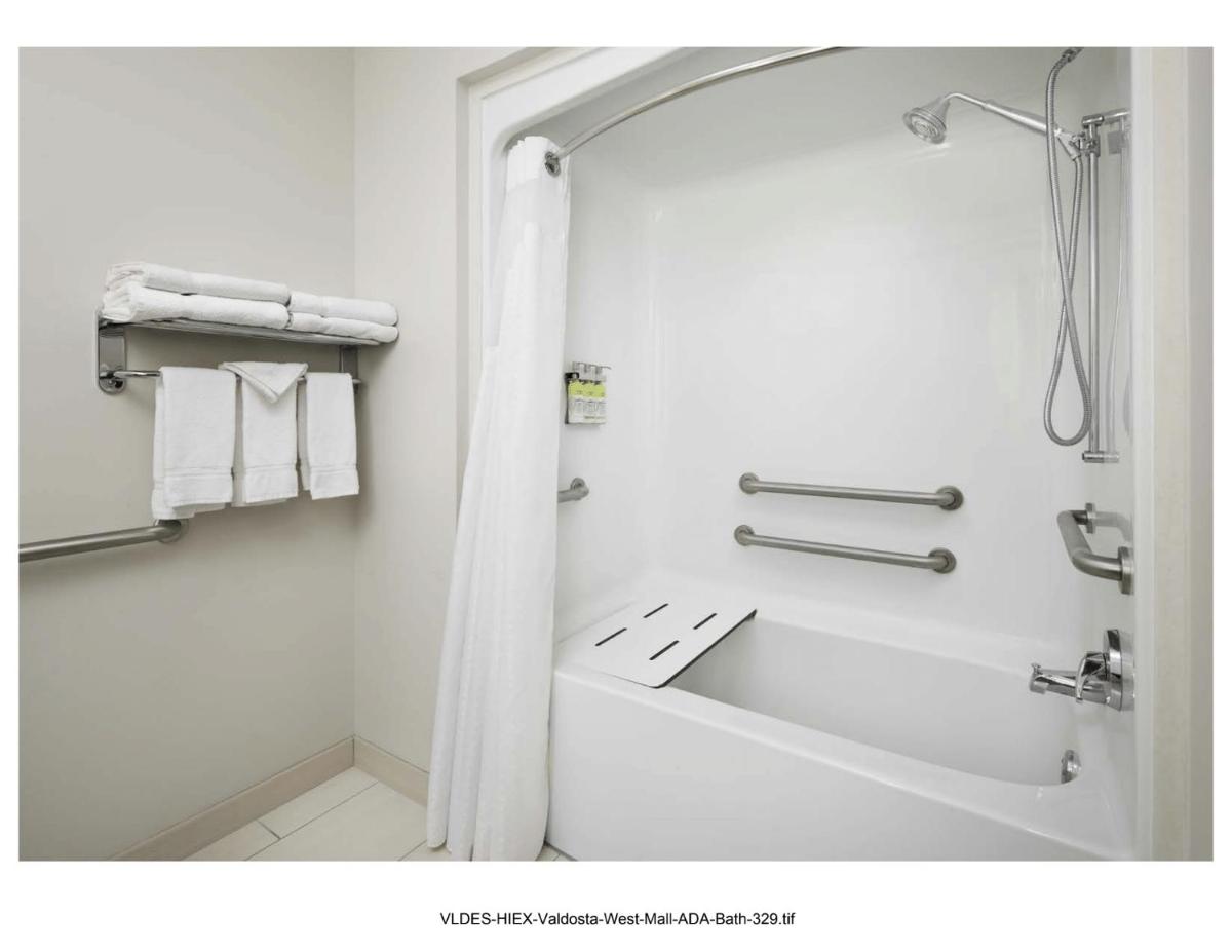 Holiday Inn Express & Suites - Valdosta by IHG - Housity