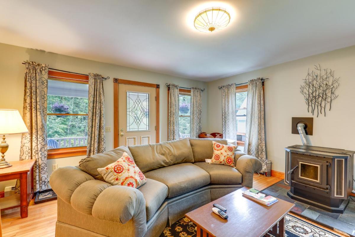 Meriden Village of Plainfield Home with Backyard - Housity