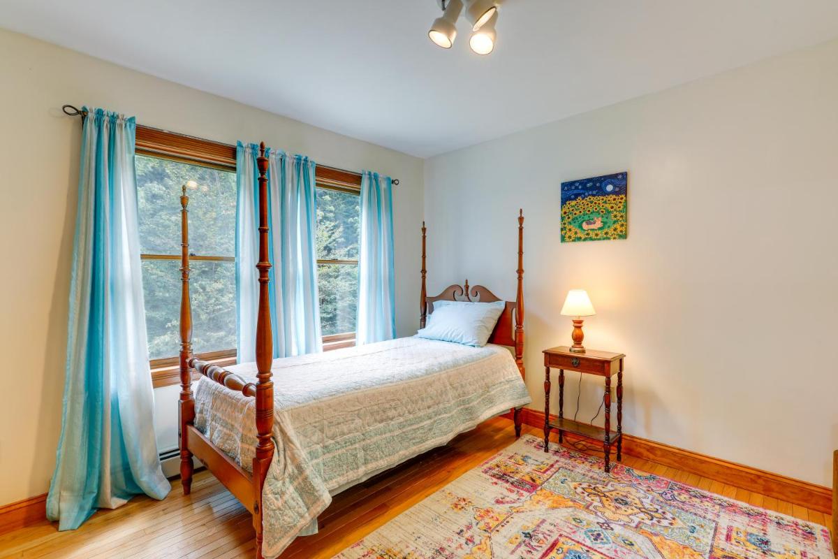 Meriden Village of Plainfield Home with Backyard - Housity