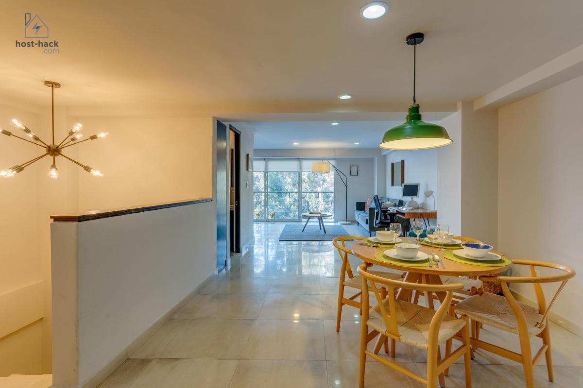 Spacious Duplex with Private Balcony in La Condesa - AO 302 - Housity