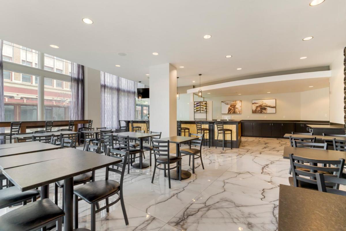 Hotel Gibbs Downtown Riverwalk - Housity