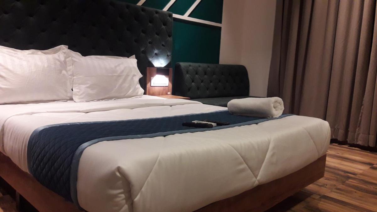 Shine Hospitality Palace - Housity