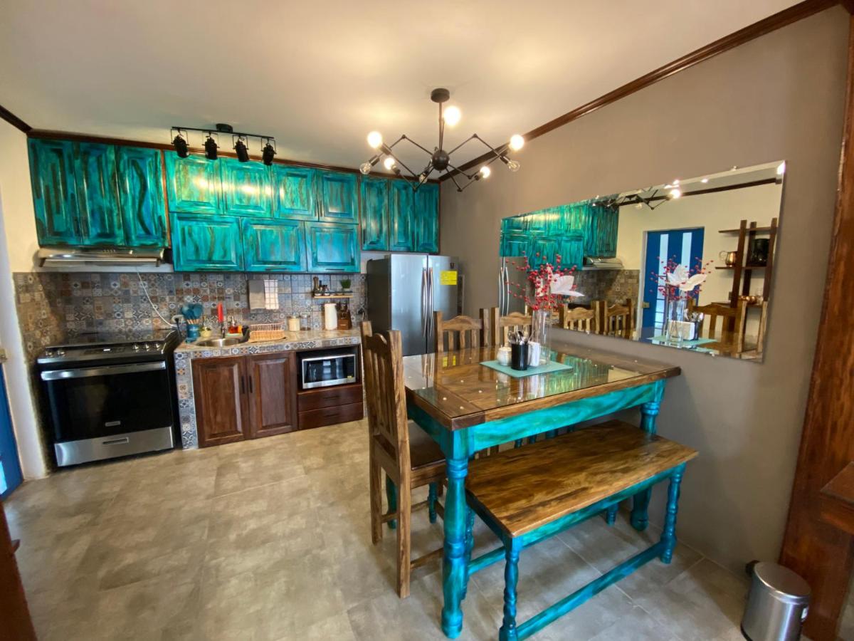 Brazilian Art - Estacionamiento Grátis & Emisión de Factura - Housity