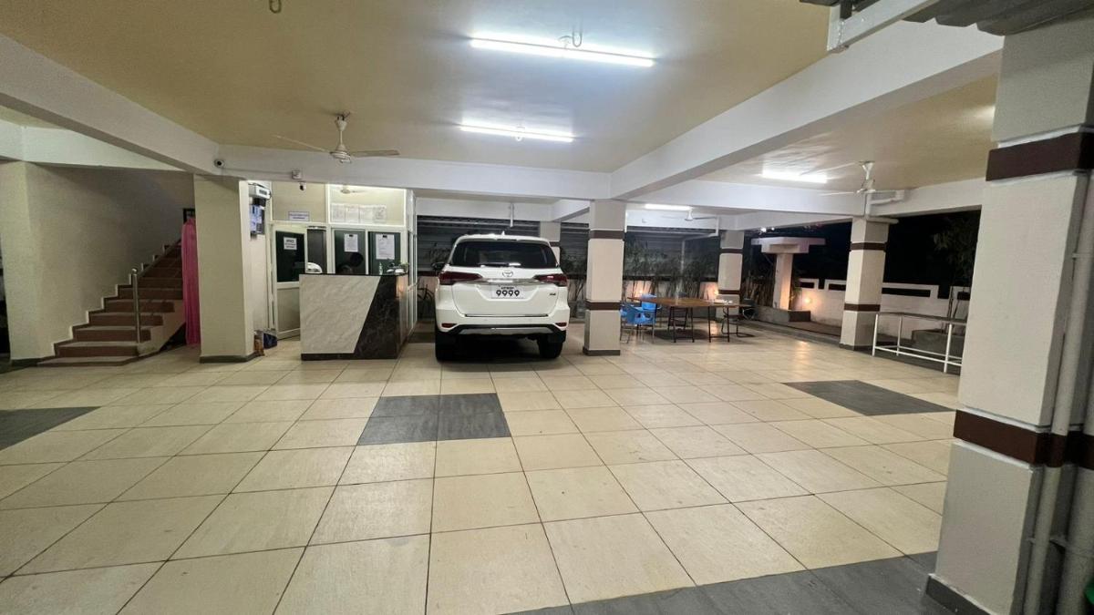 Royal Villa Guest House - Housity