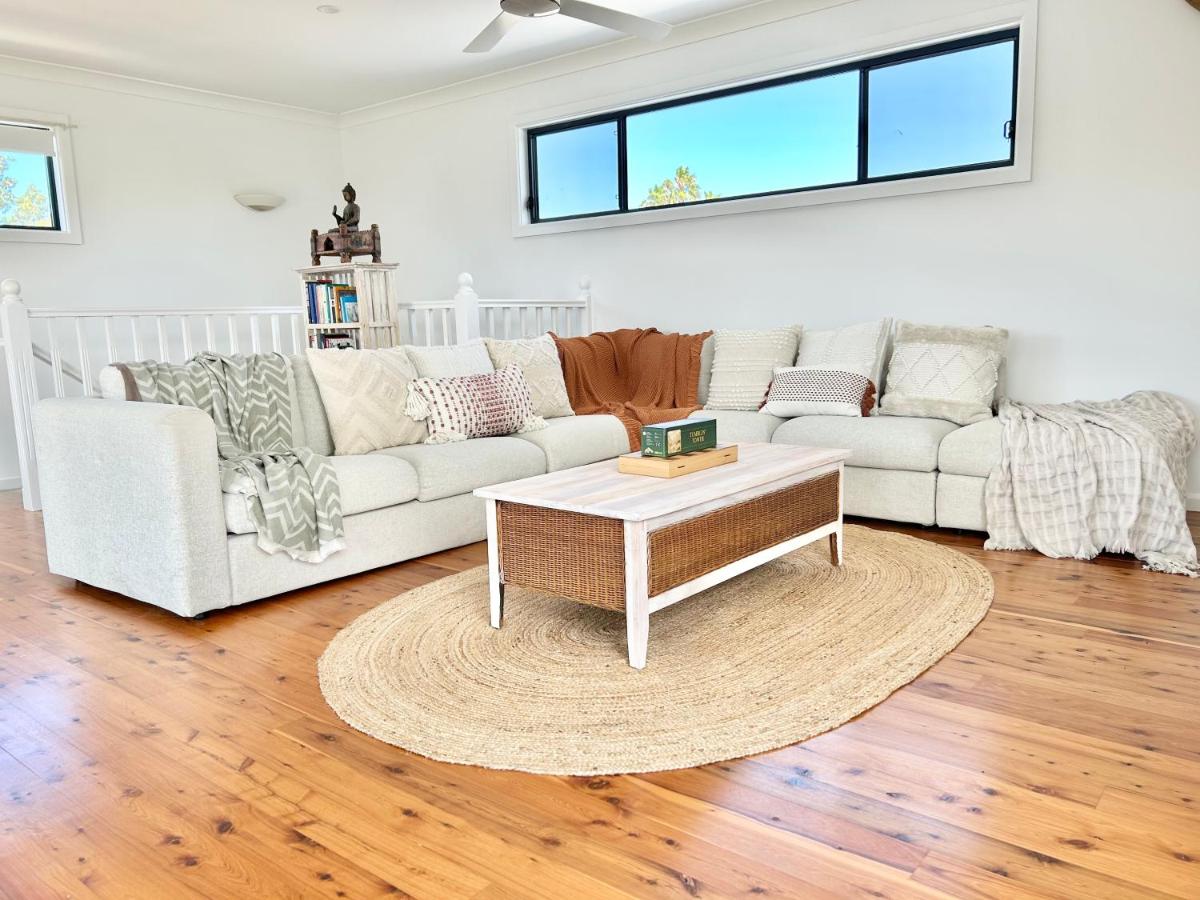 Long Jetty Lake House - Housity