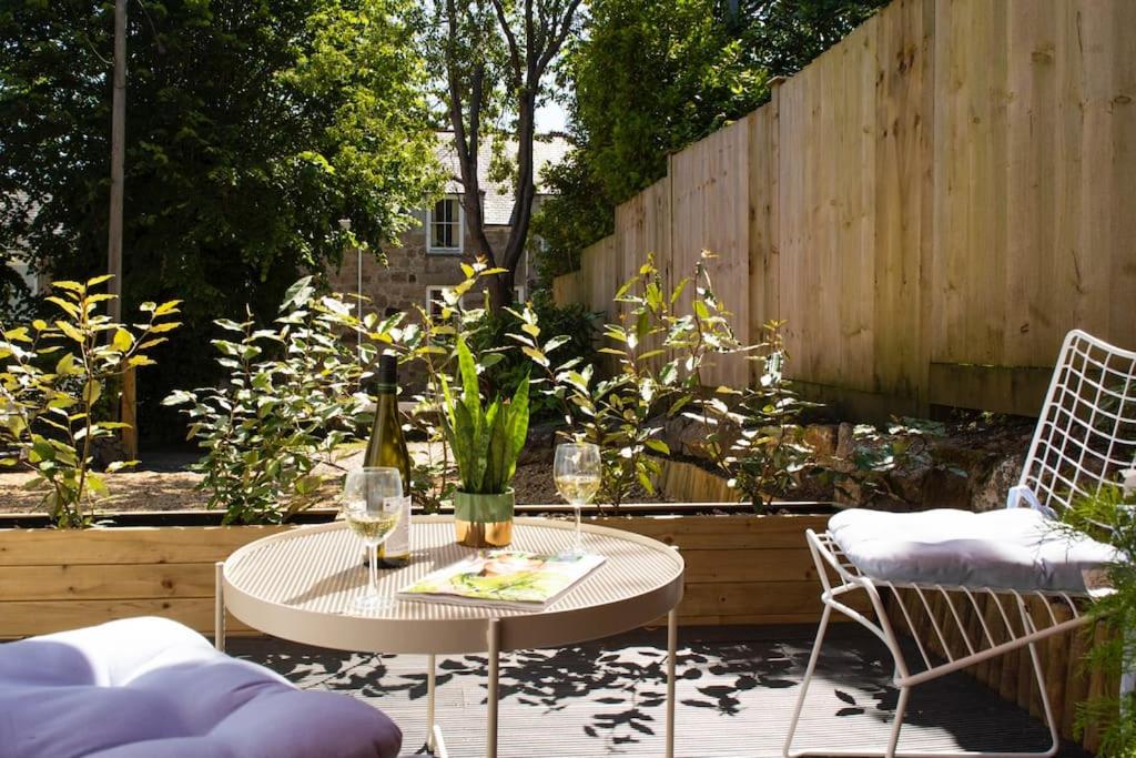 The Studio, Rosebud. 5 minutes walk to beach. - Housity