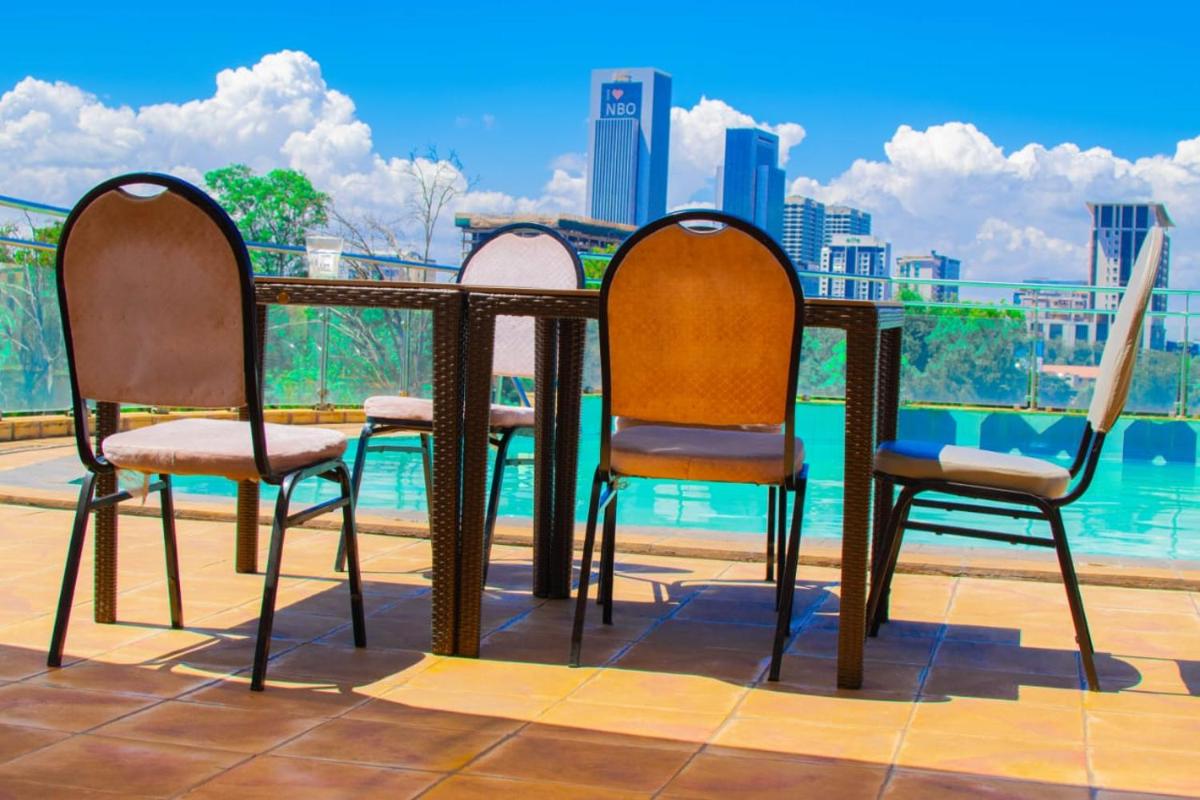 Emeli Suite 103 - Housity