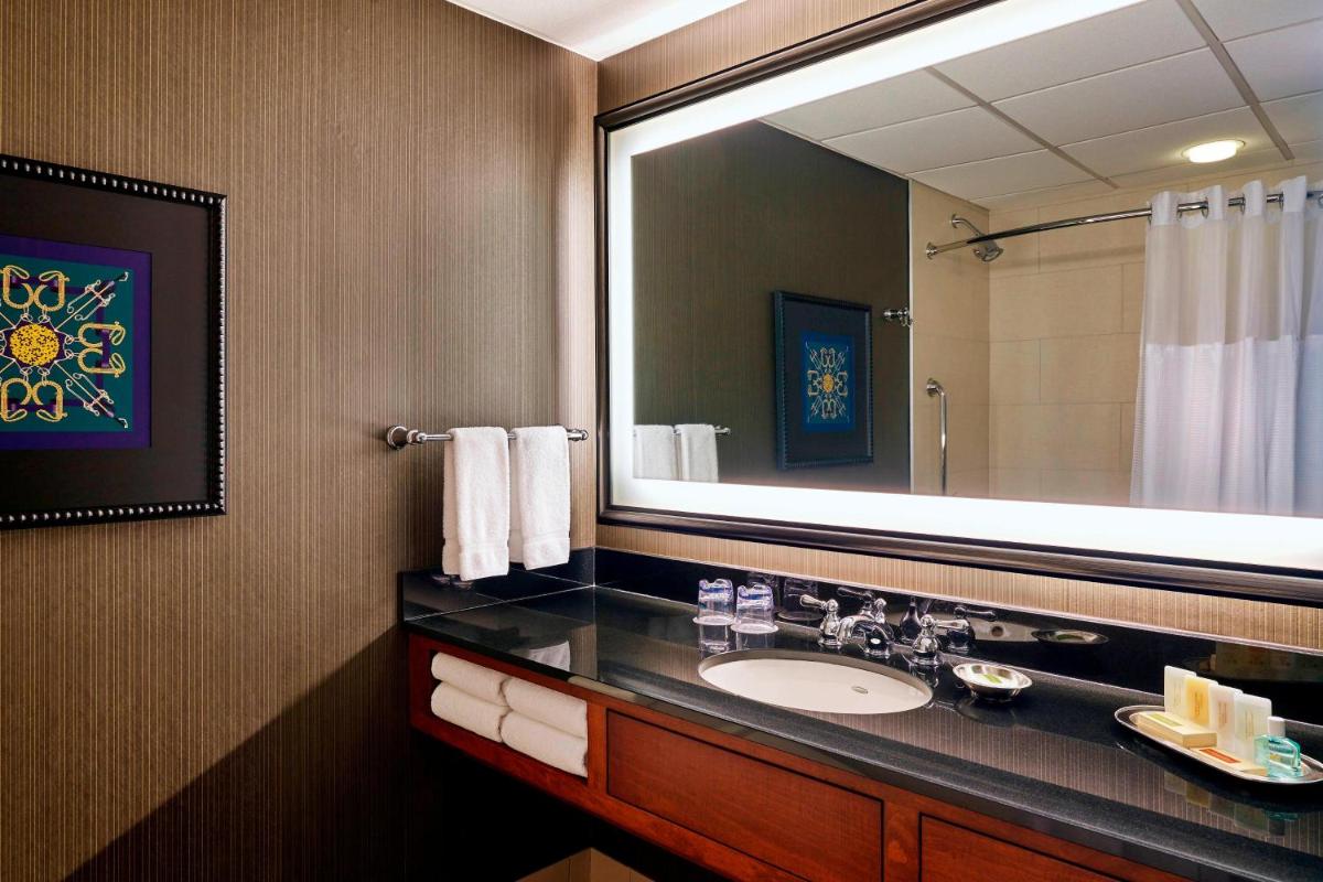 Delta Hotels by Marriott Baltimore Hunt Valley - Housity