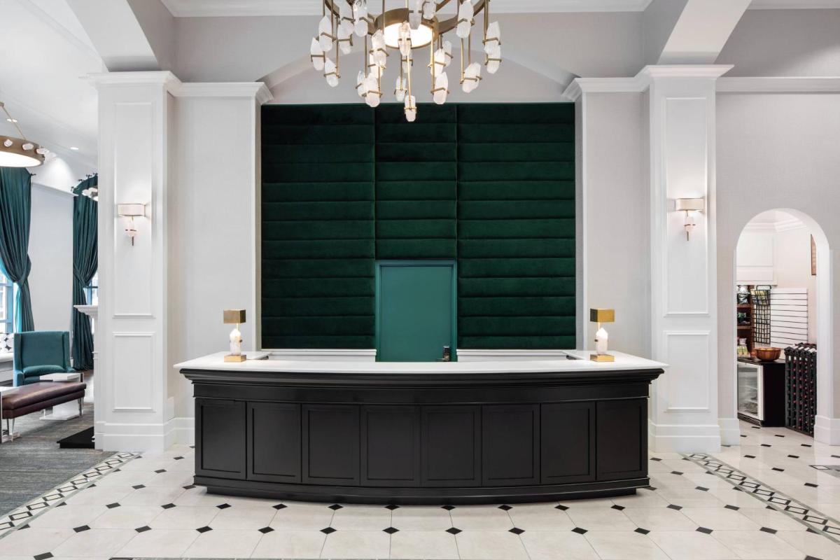Courtyard by Marriott Stamford Downtown - Housity