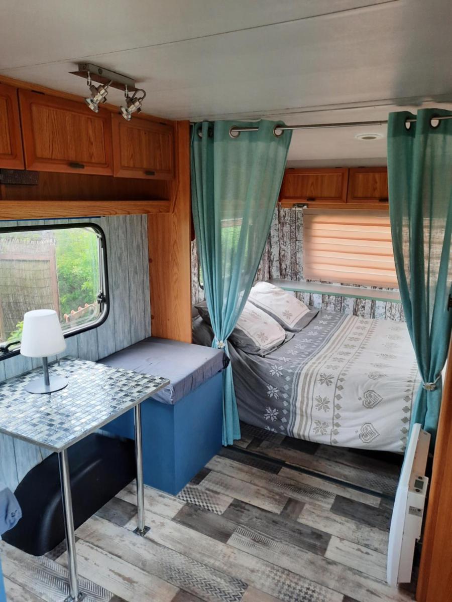 la Carabol Der - Housity