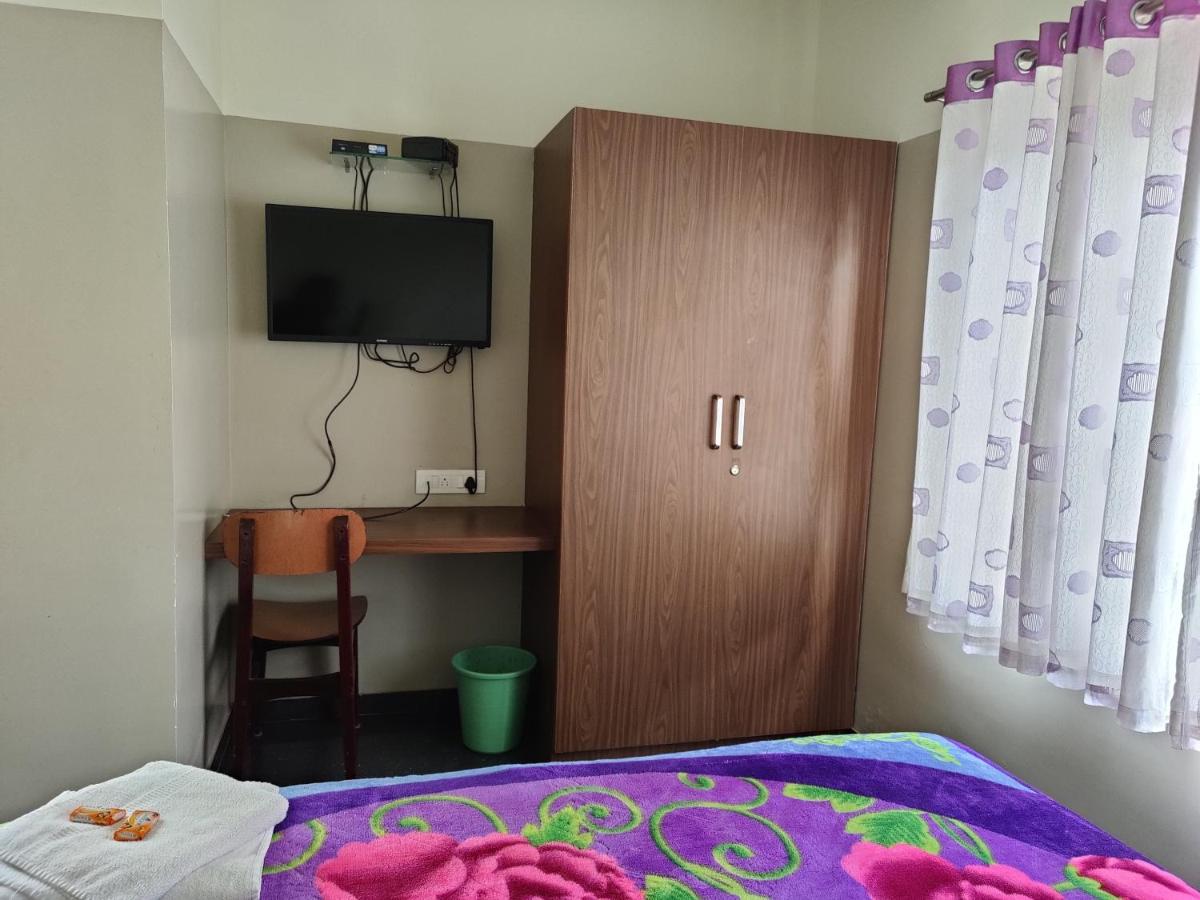 Rainbow Comforts - Housity
