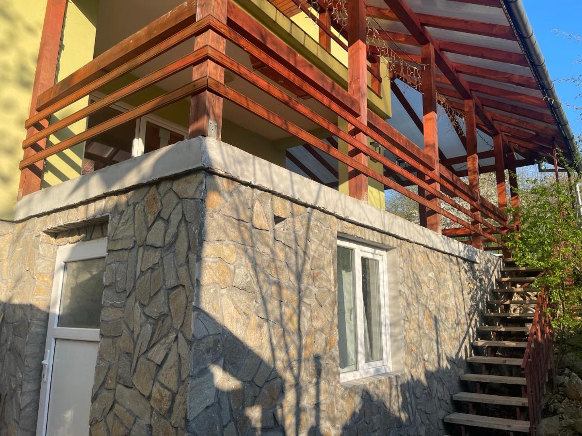 Green House - Housity