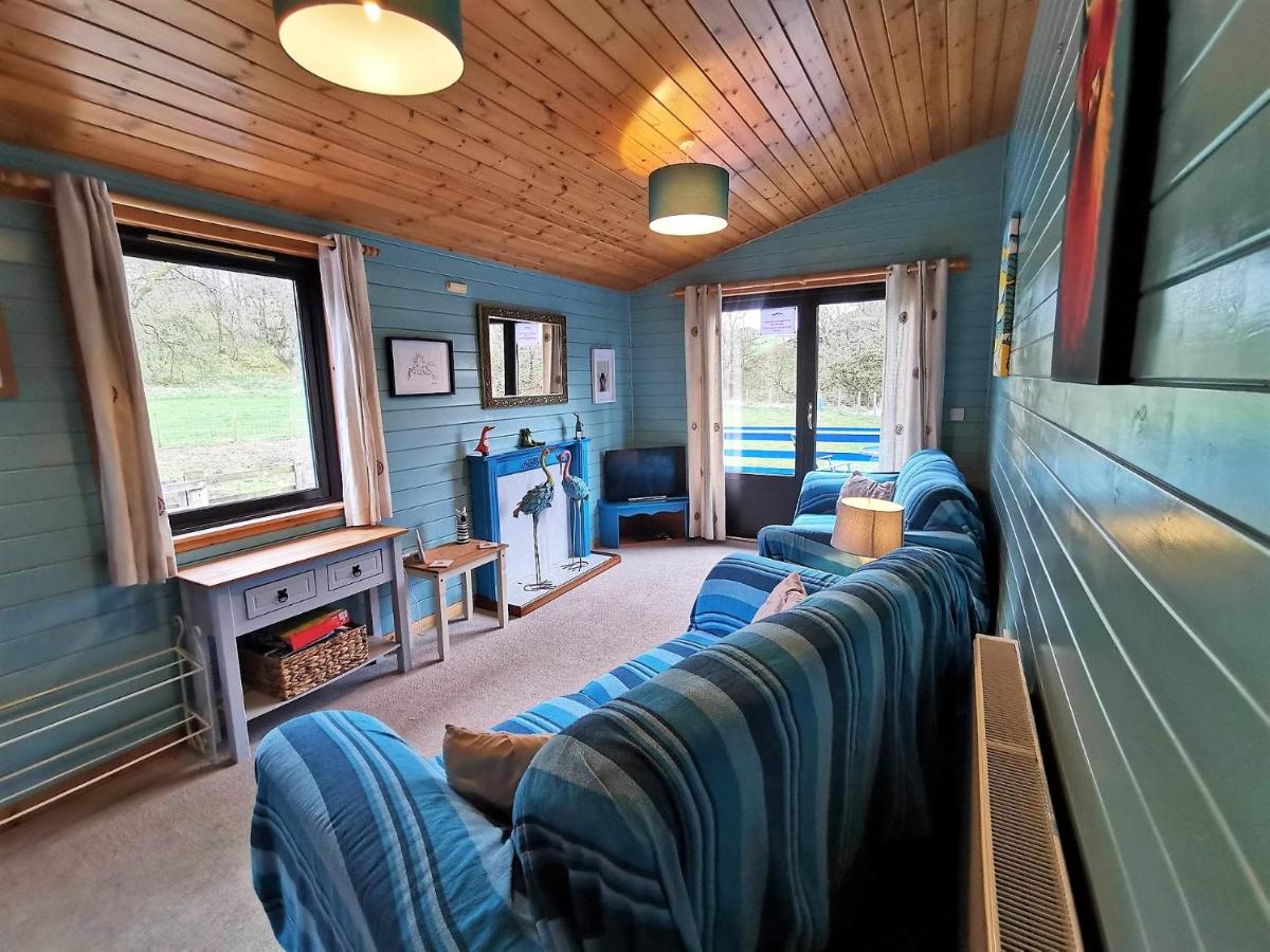 Glen Bay - 2 Bed Lodge on Friendly Farm Stay with Private Hot Tub - Housity