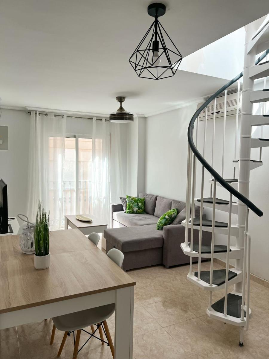 Ático duplex con Vista Mar y Terraza Privada a 200m de la playa hasta 6 personas - Housity