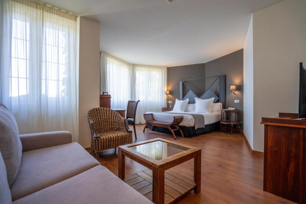 Hotel Torres de Somo - Housity