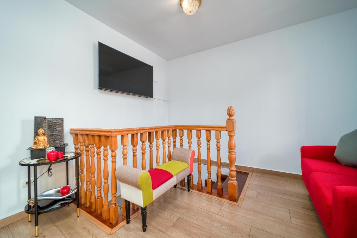 A CASACAFÉ Madrid Pozuelo Estación Private Rooms - Housity