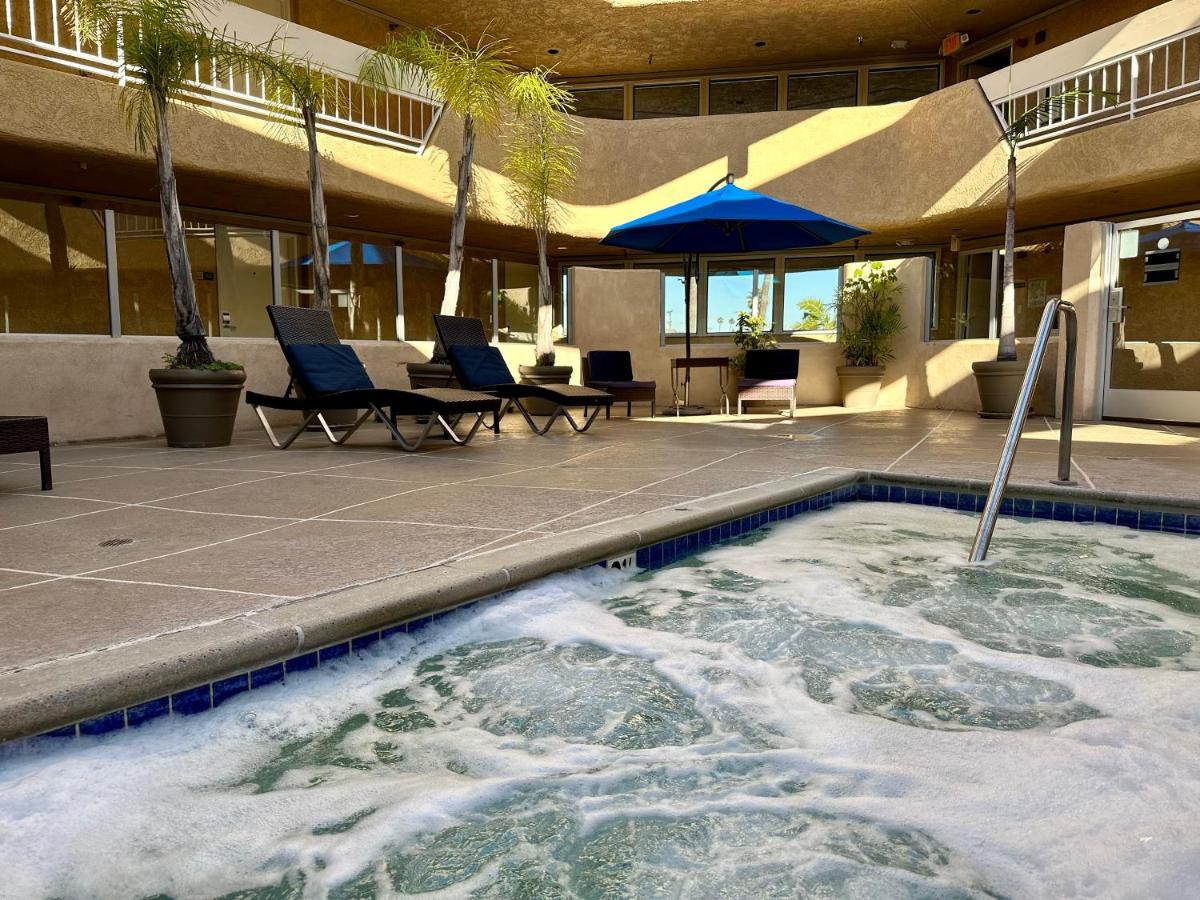 The Pacific Inn - Housity
