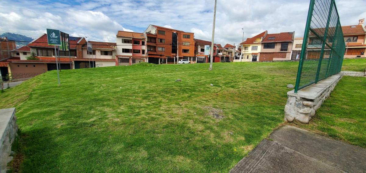 Departamento en Cuenca, 3 Habitaciones y parqueo gratis - Housity