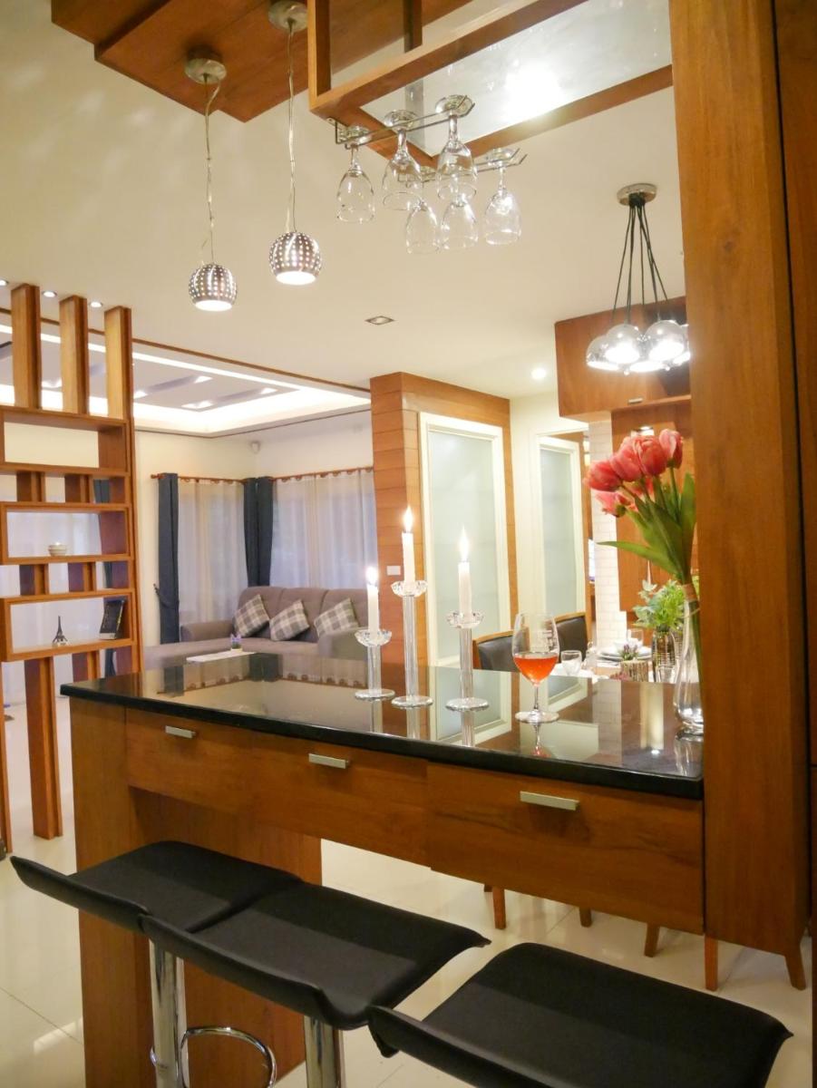 Suitetrails - #3Bed #4Bath Close to Unity School and Airport