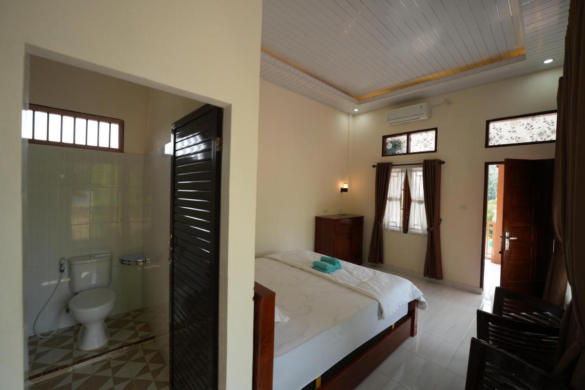 Ida Guest House & JUNGLE TREKKING - Housity