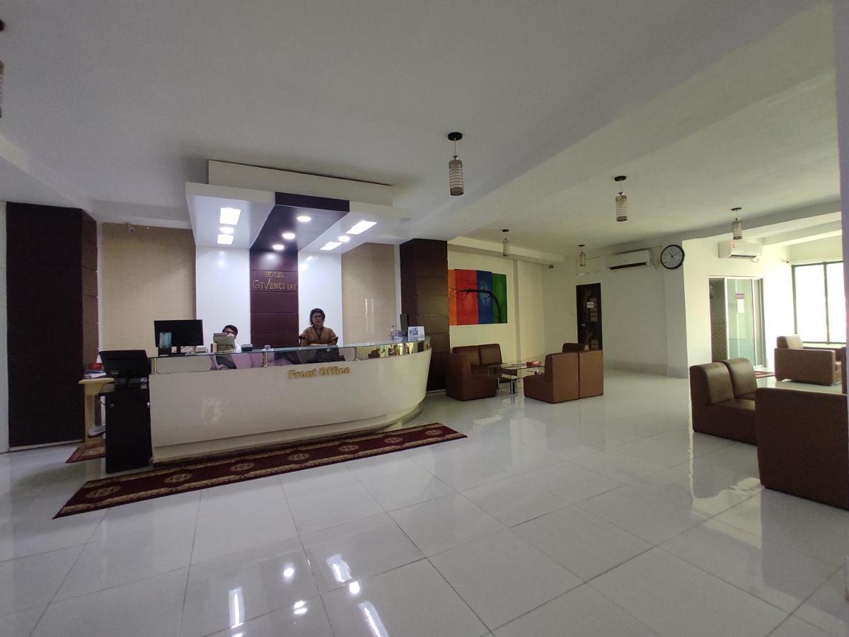 Hotel Givenci Farmgate - Housity