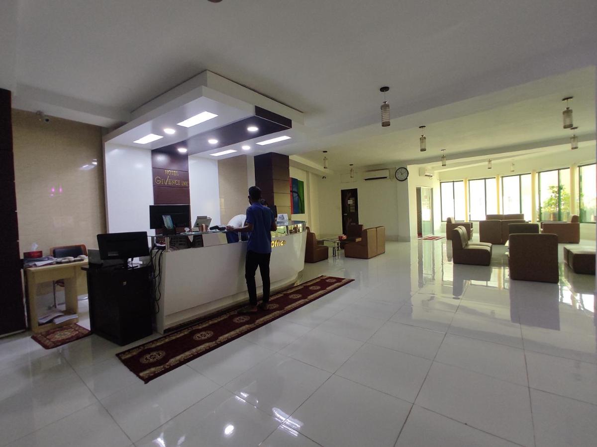 Hotel Givenci Farmgate - Housity