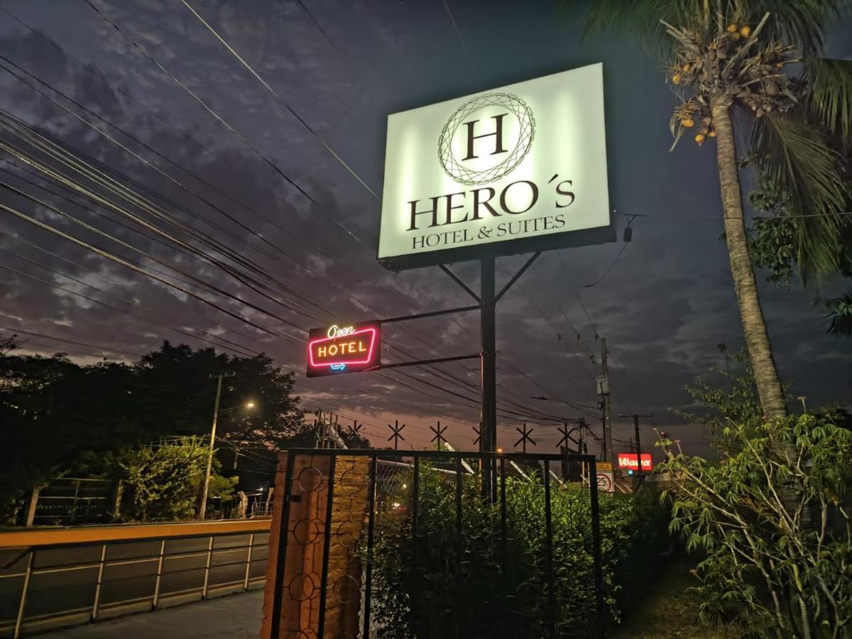 Hotel HERO's - Housity