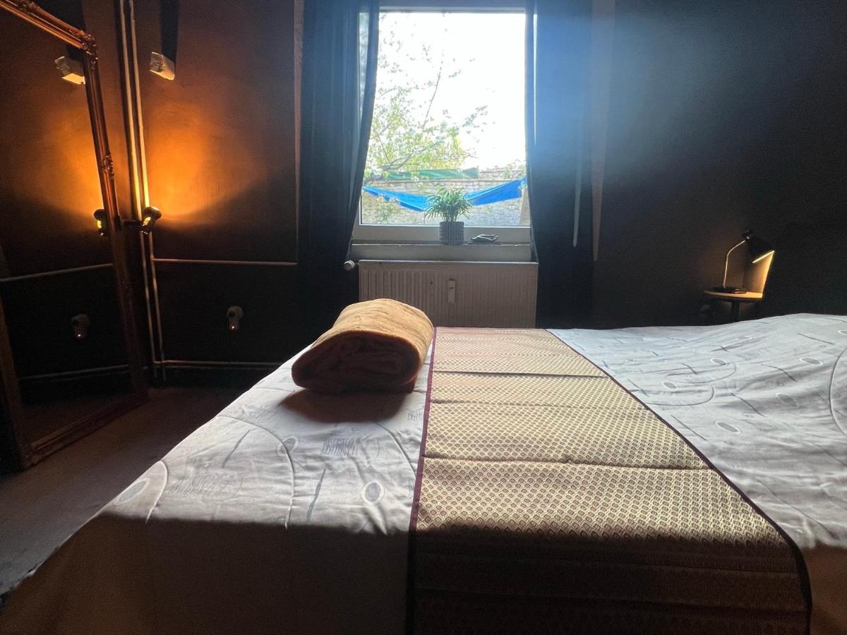 Private Schlafzimmer mit WC Dusche - Housity