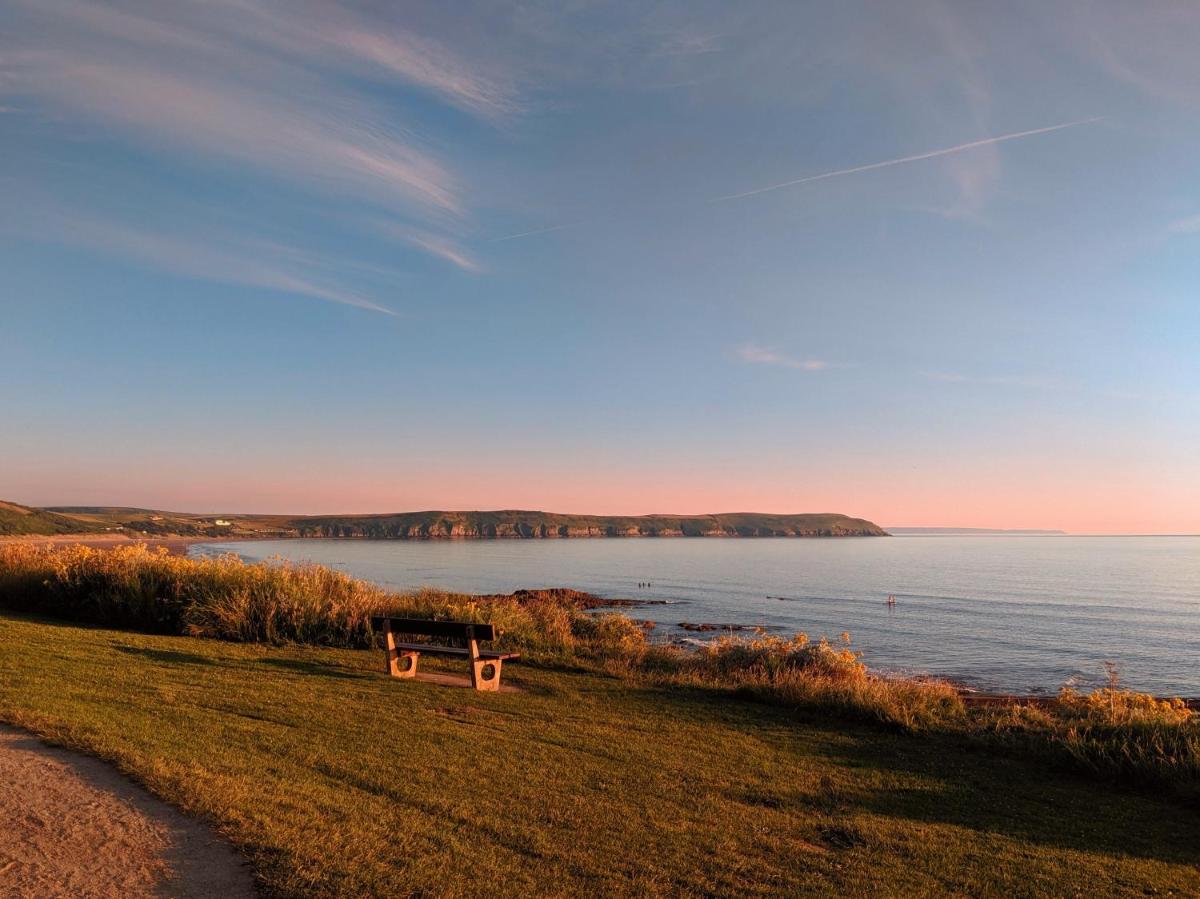 6 Putsborough - Luxury Apartment at Byron Woolacombe, only 4 minute walk to Woolacombe Beach! - Housity