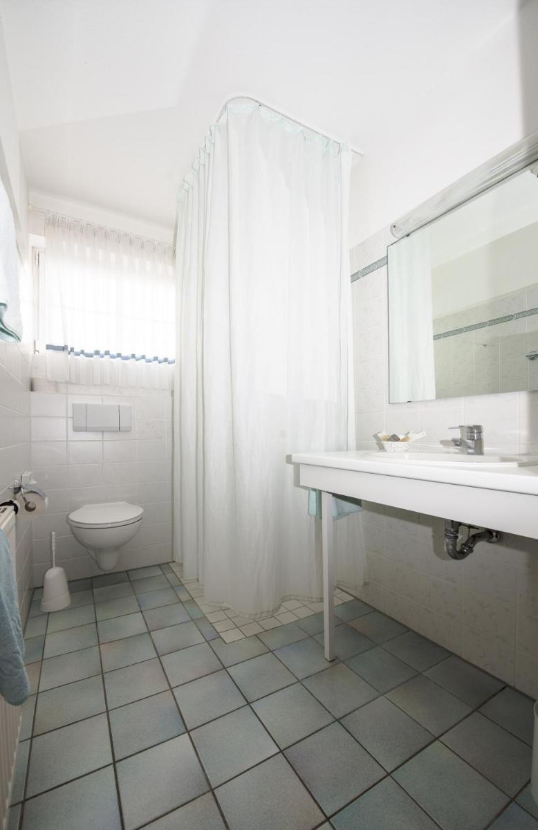 Land-gut-Hotel Rohdenburg - Housity