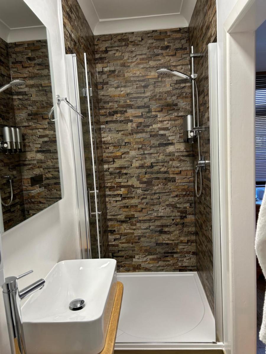 Private Room with En-Suite in Shared House - Housity