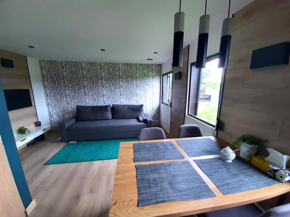 Lawendowe domki nad jeziorem Krzewent - Housity