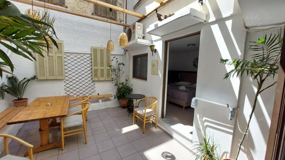 OLD TOWN TALES apartments - Housity