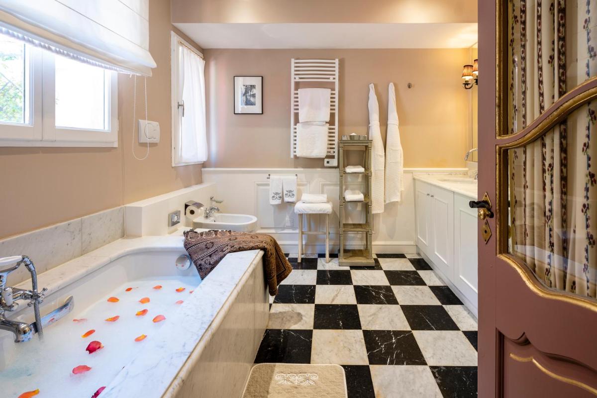Salle de bains dans l'établissement Villa Gallici Hôtel & Spa
