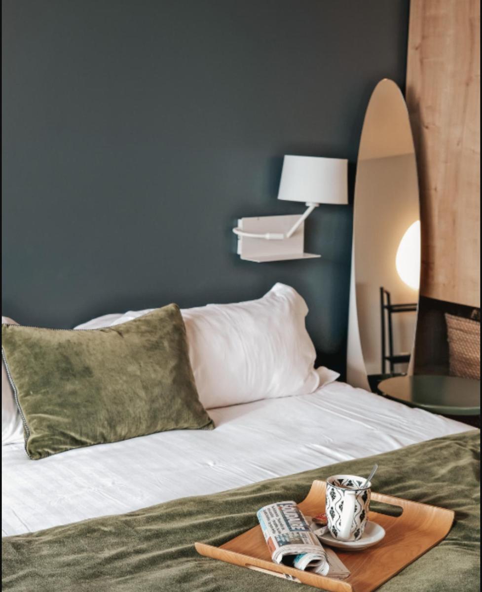 Hotel Plein Large - Housity
