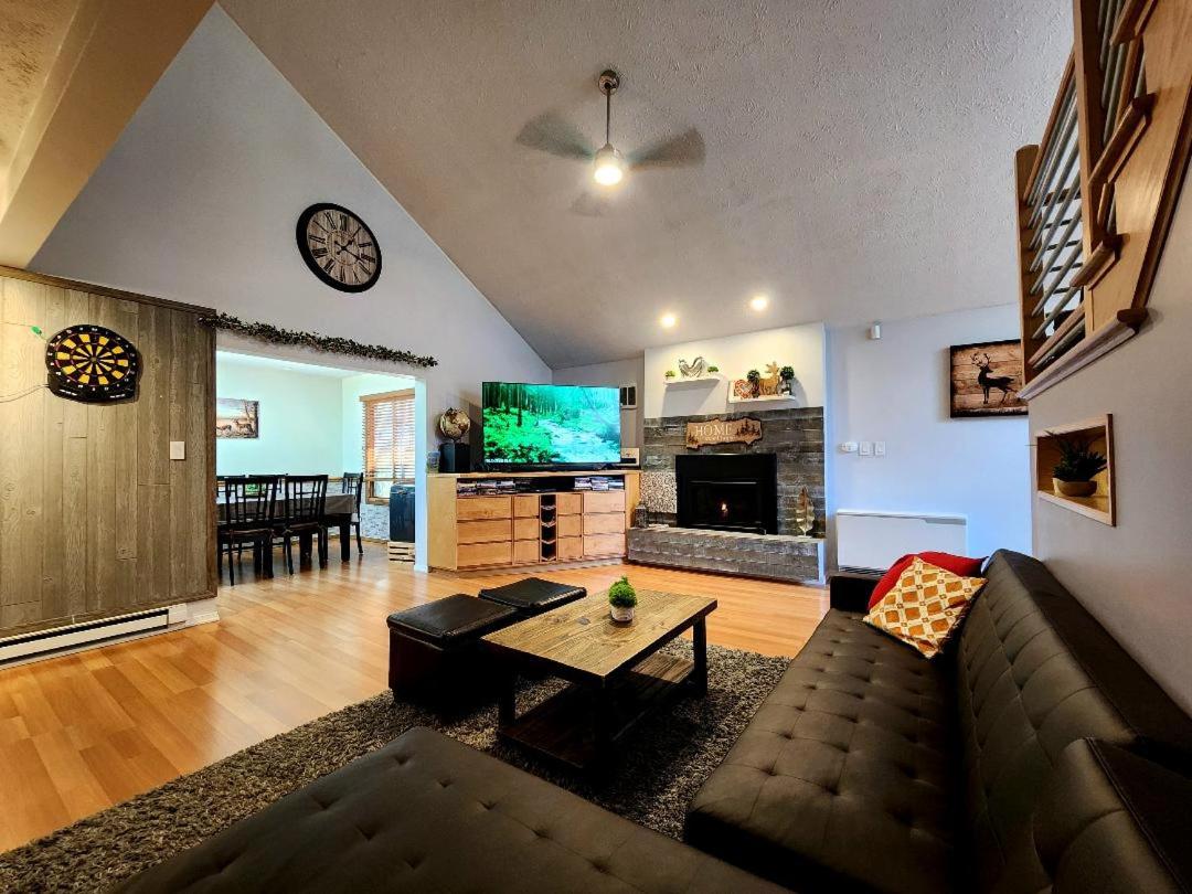 Paradise in heart of Poconos FaSt InTeRnEt Close to All Attractions - Housity