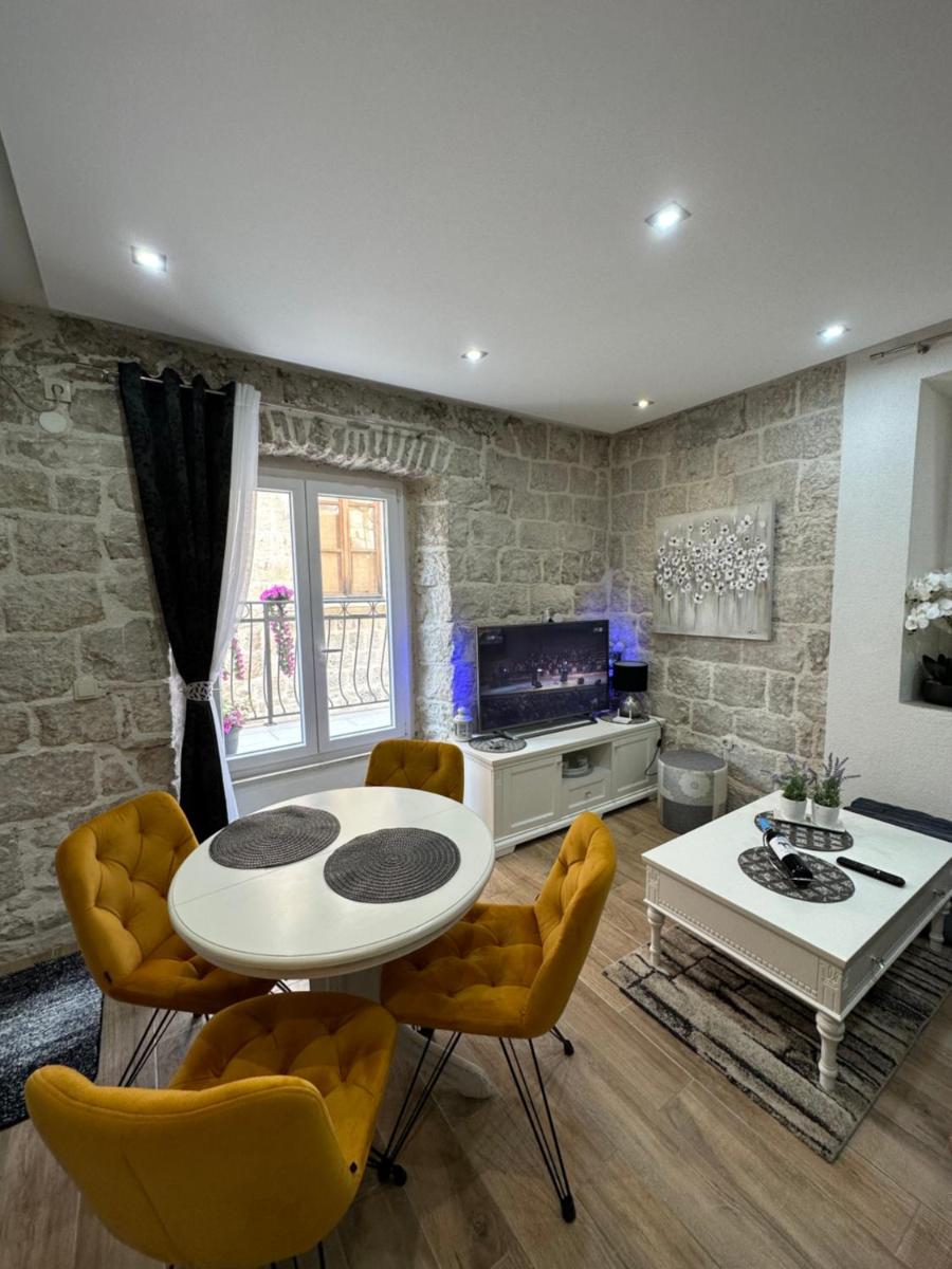 Cherry Luxury Apartment - Housity
