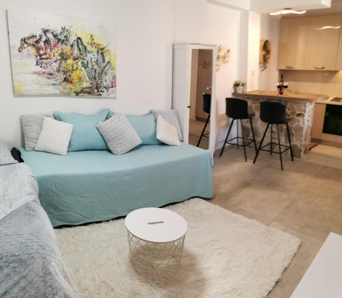 Near beach studio - Housity